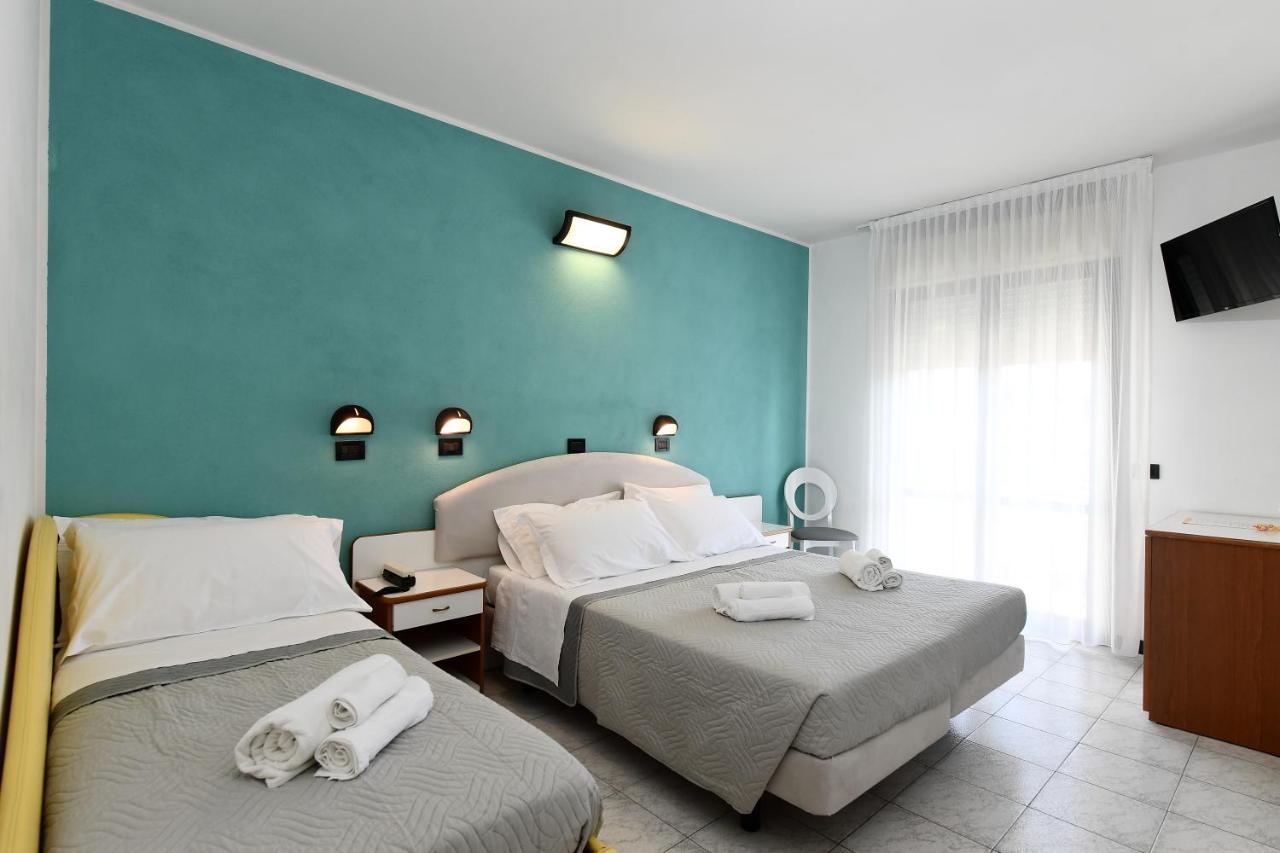 Hotel Criniera D'oro Rimini Exteriör bild