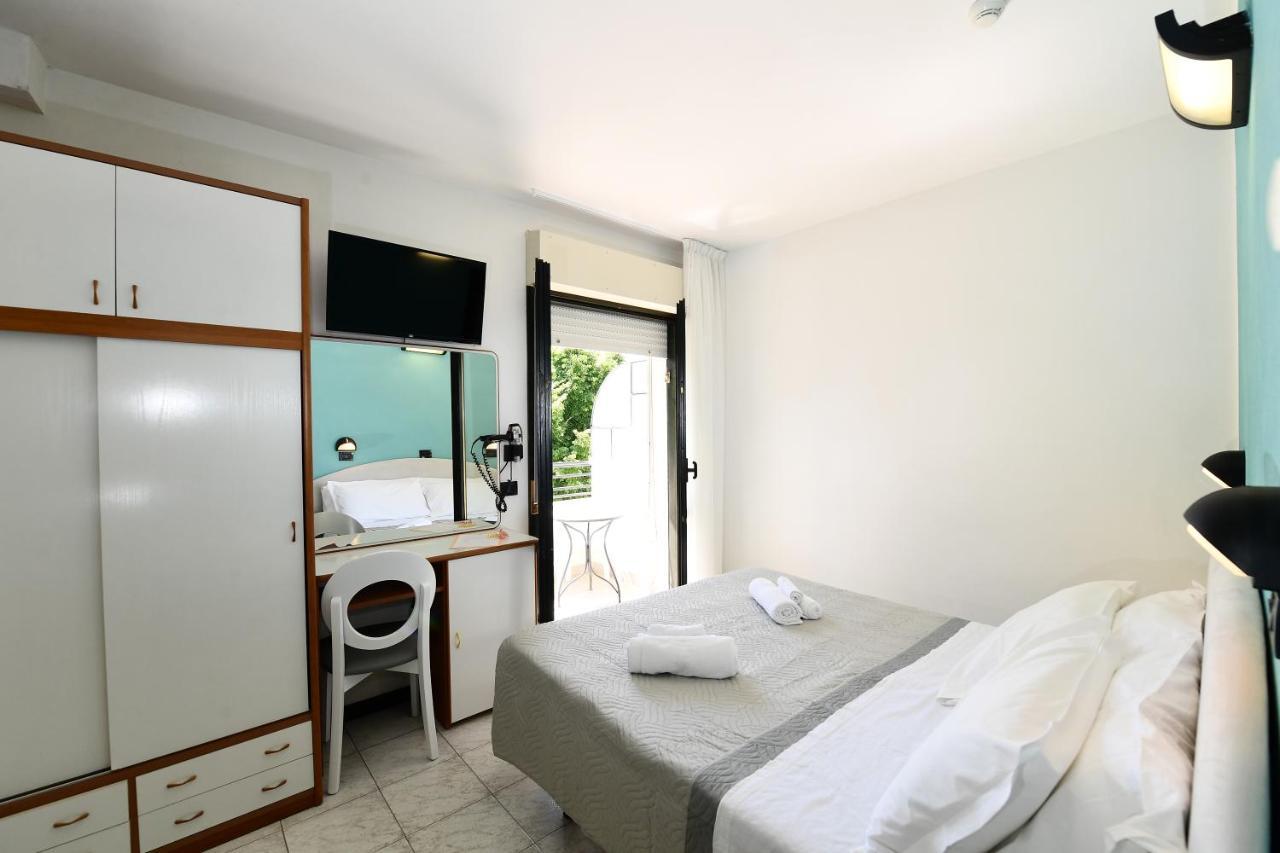 Hotel Criniera D'oro Rimini Exteriör bild